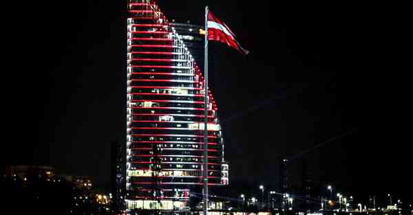 人型智能机器人价格，家居型智能机器人