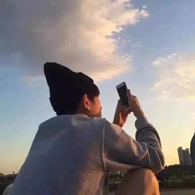 劳霭行政