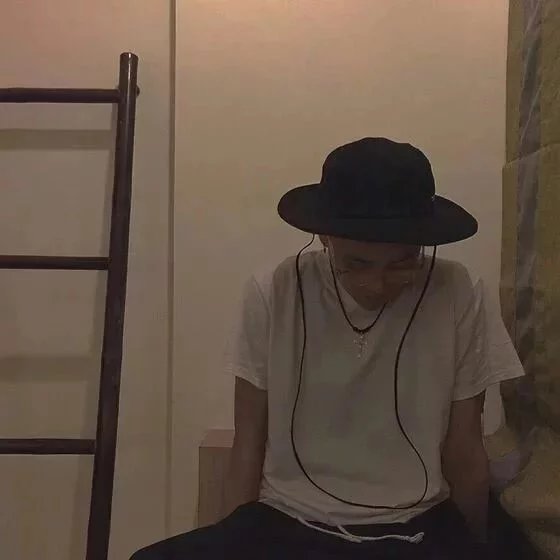 索艺茜江